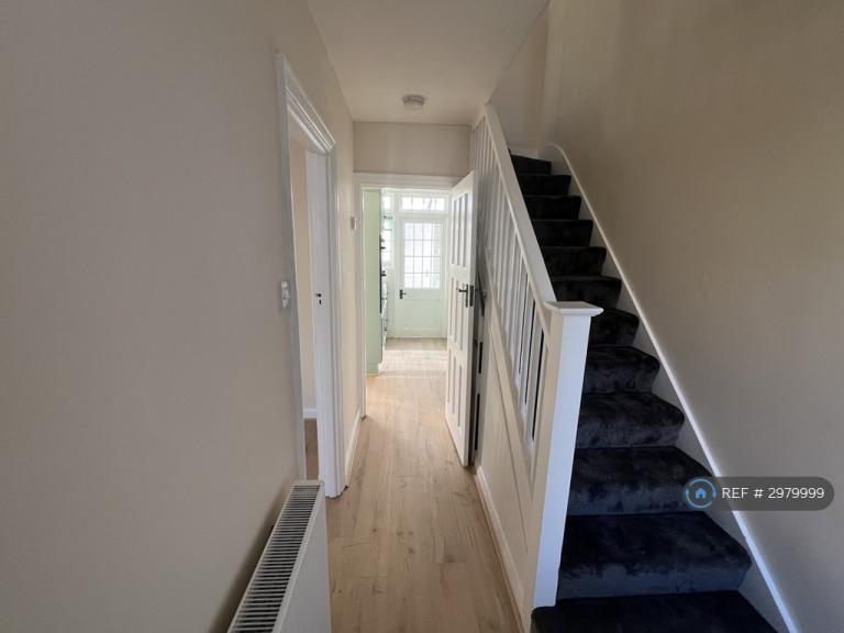 House Elm Way in Greater London