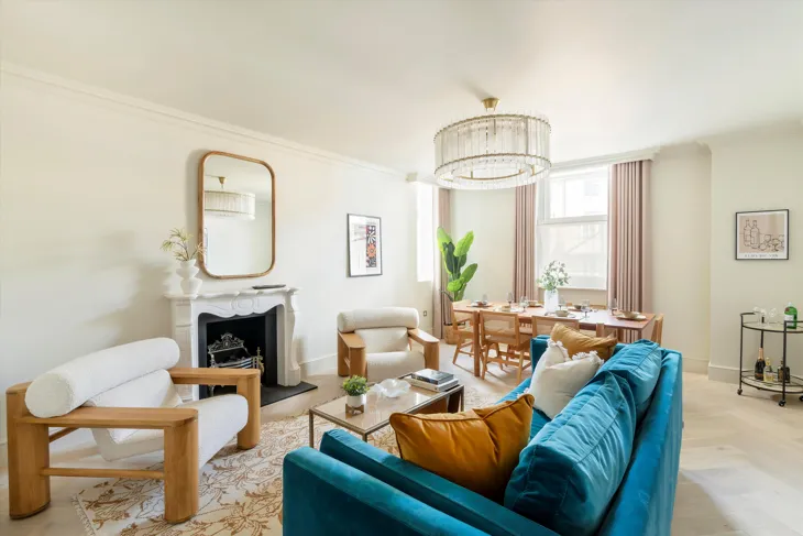 Flat Pembridge Gardens in Greater London