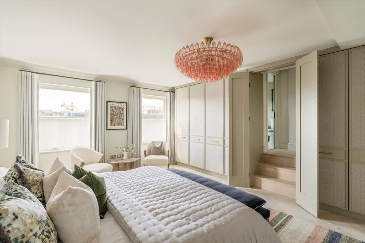 Flat Pembridge Gardens in Greater London
