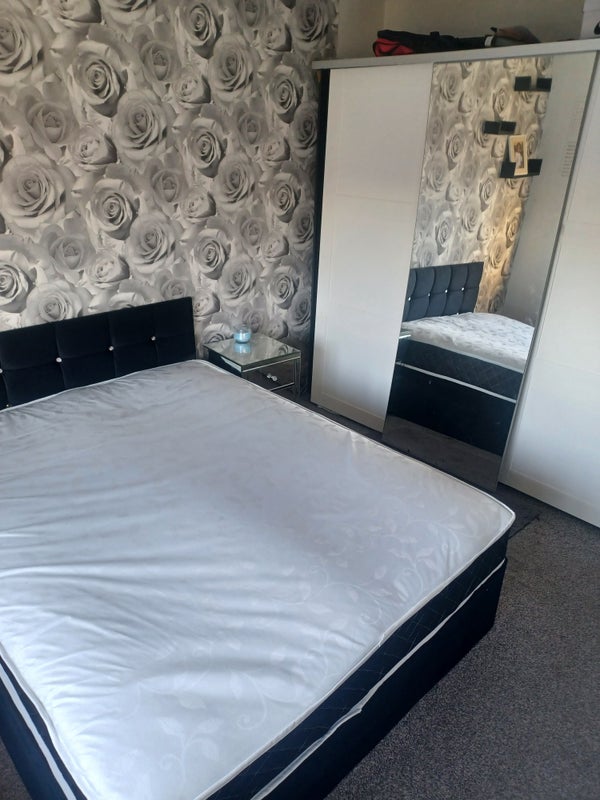Room Portree Crescent in Blackburn