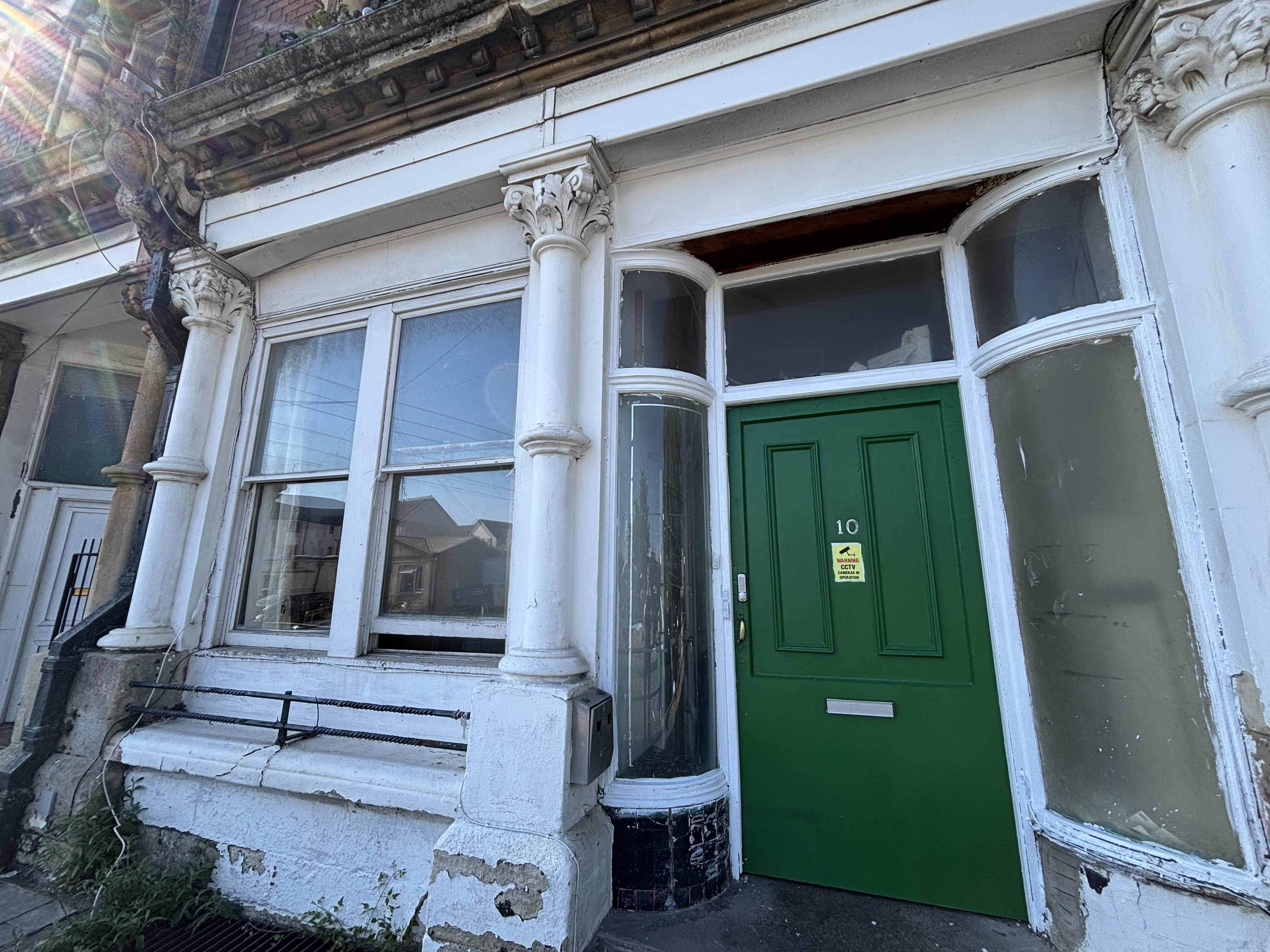 Flat Gloucester Road in Bristol