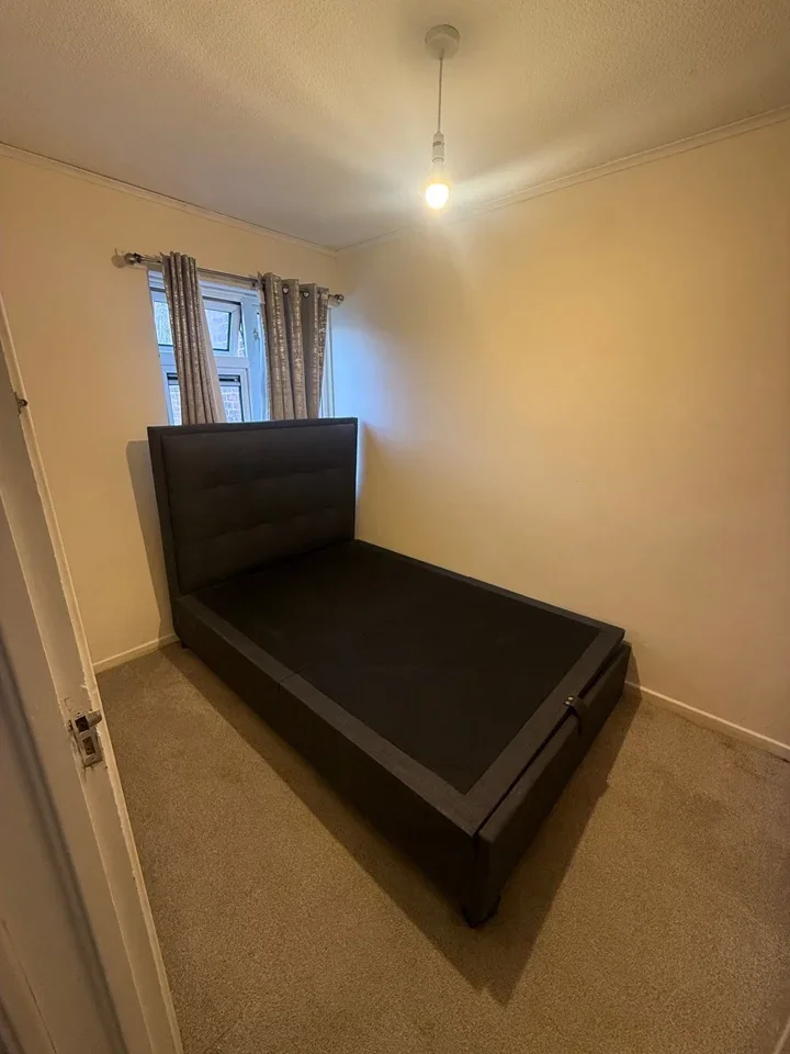 House Manford Way in Greater London