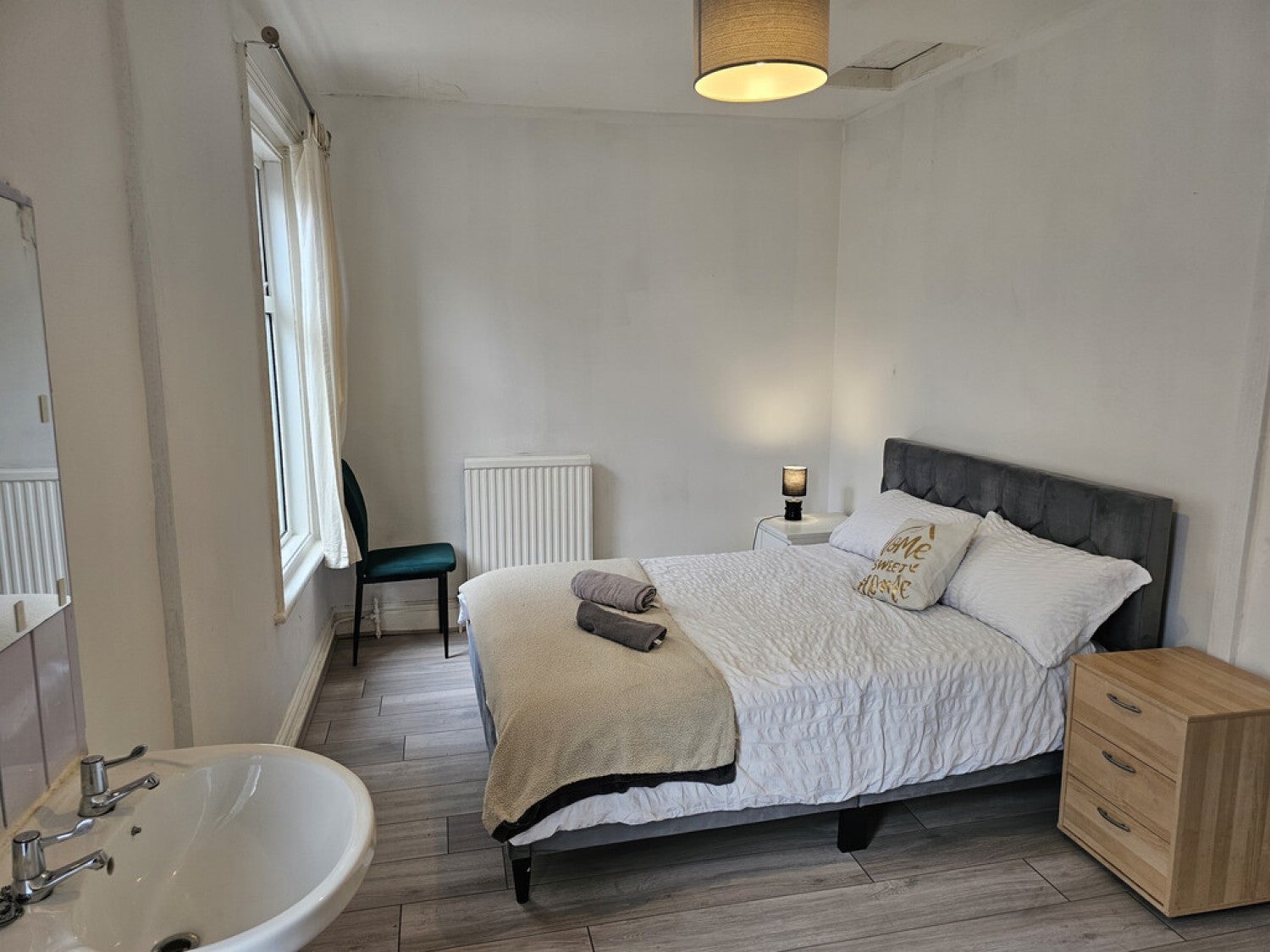 Room Queen Victoria Road in Blackpool