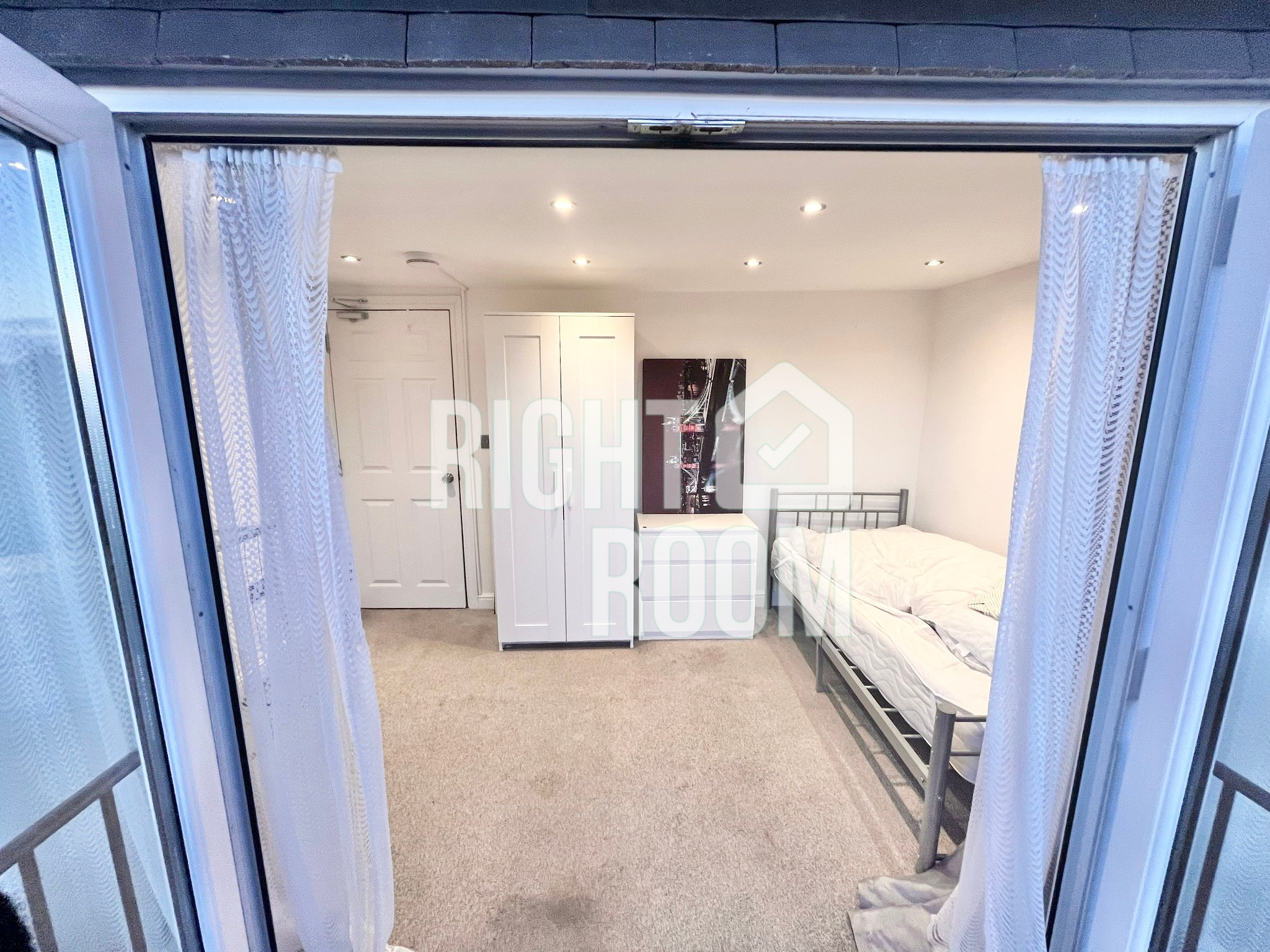 Room Rosebank Road in Greater London