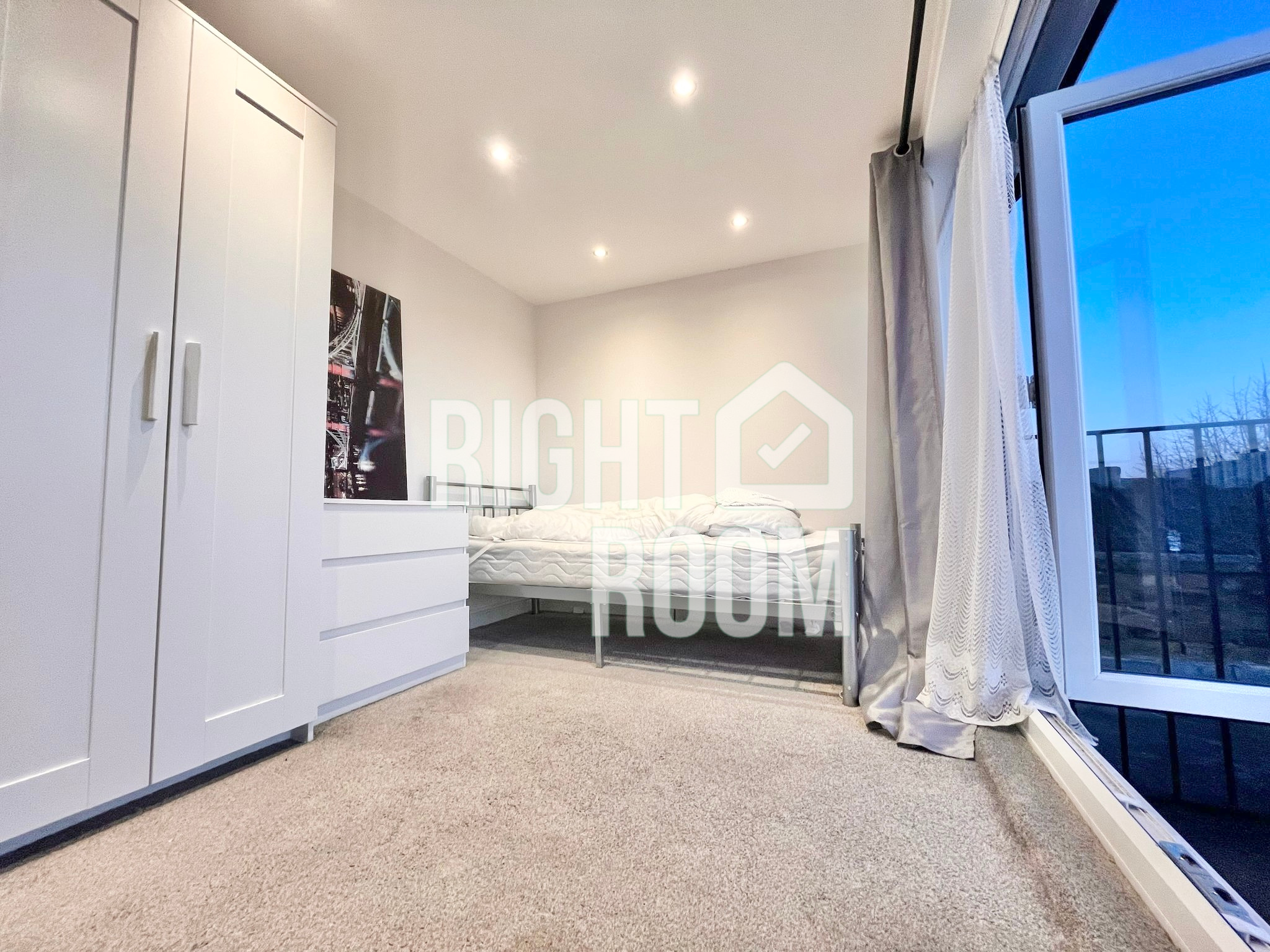 Room Rosebank Road in Greater London
