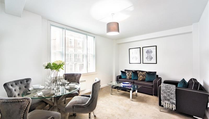Flat Hill Street in City of Westminster