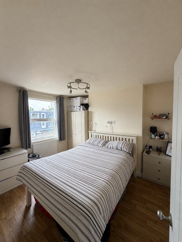 Room Tunis Road in Greater London