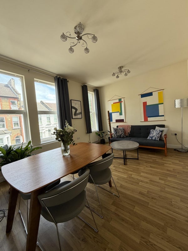 Room Tunis Road in Greater London
