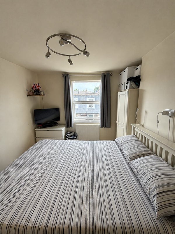 Room Tunis Road in Greater London