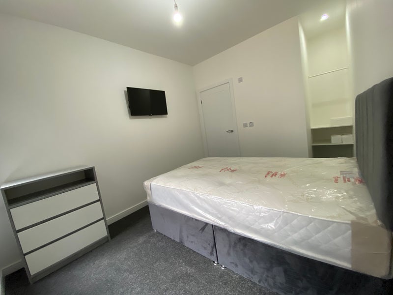 Room Back Hilden Street West in Farnworth