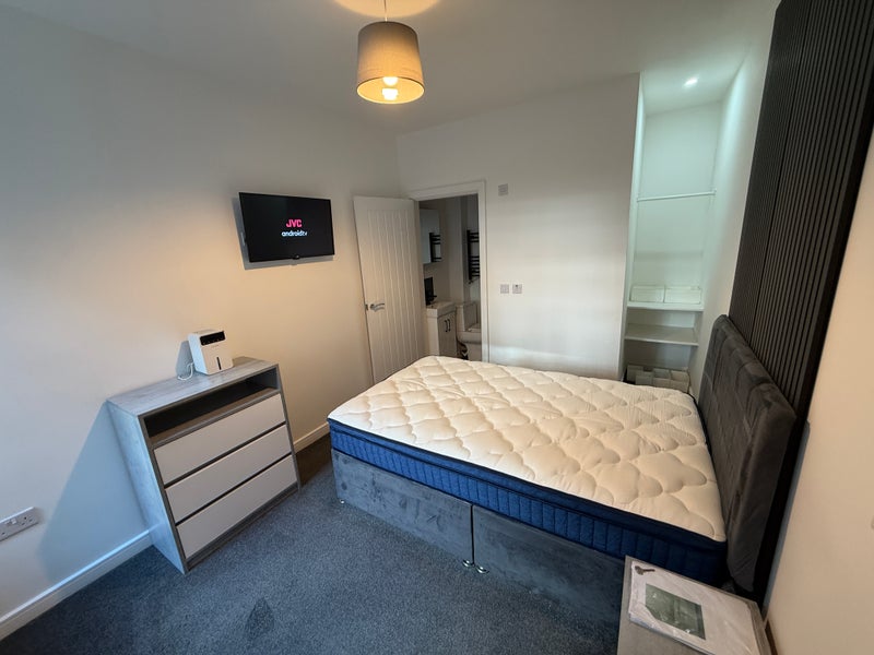 Room Back Hilden Street West in Farnworth