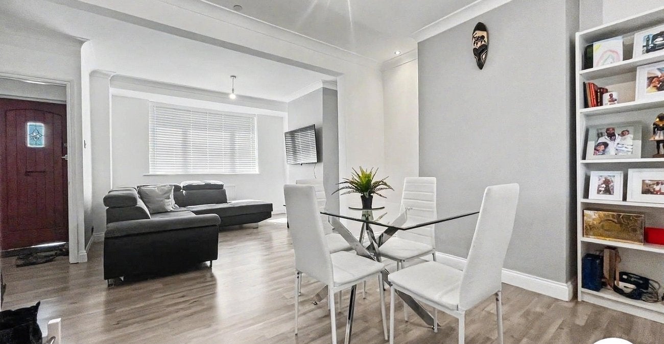 House Finchley Close in Dartford