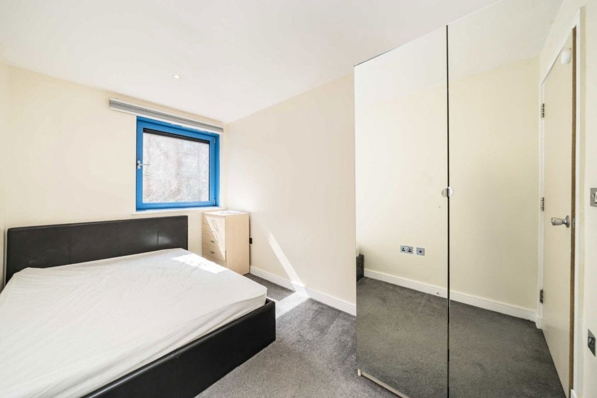 Flat Western Gateway in London