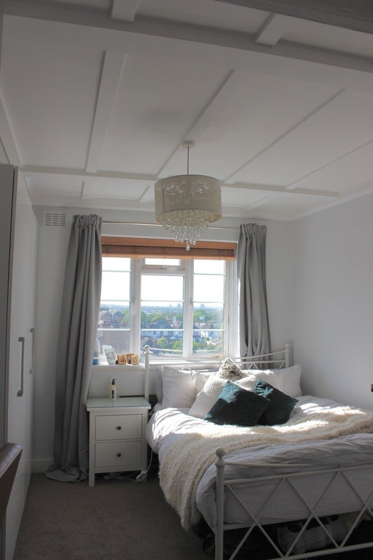 Room Streatham High Road in Greater London