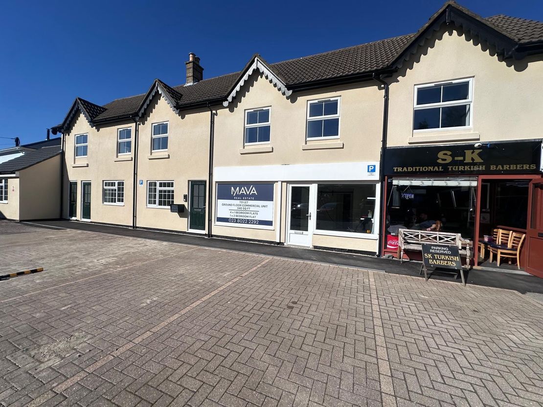 Flat High Street in Southampton
