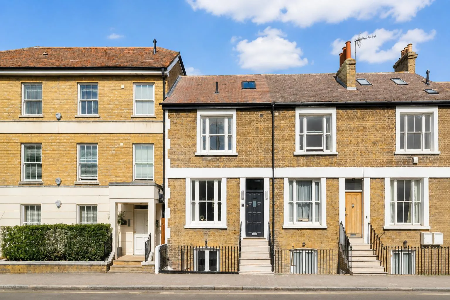 House Mortlake High Street in Greater London