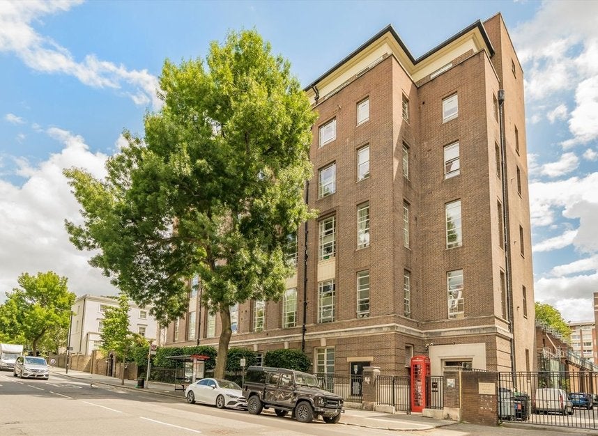Flat Hall Road in City of Westminster