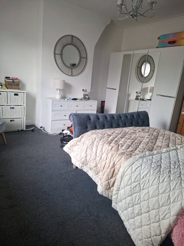 Room Jersey Street in Blackburn