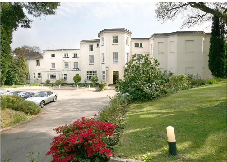 Flat Fairway in Borough of Runnymede