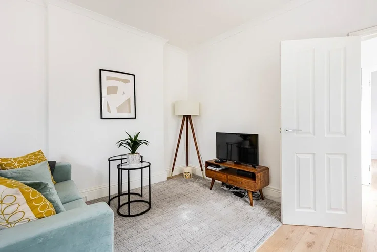 Flat Lidyard Road in Greater London