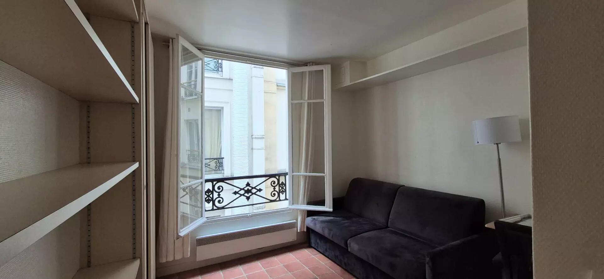 Flat Rue Saint-Lazare in Paris