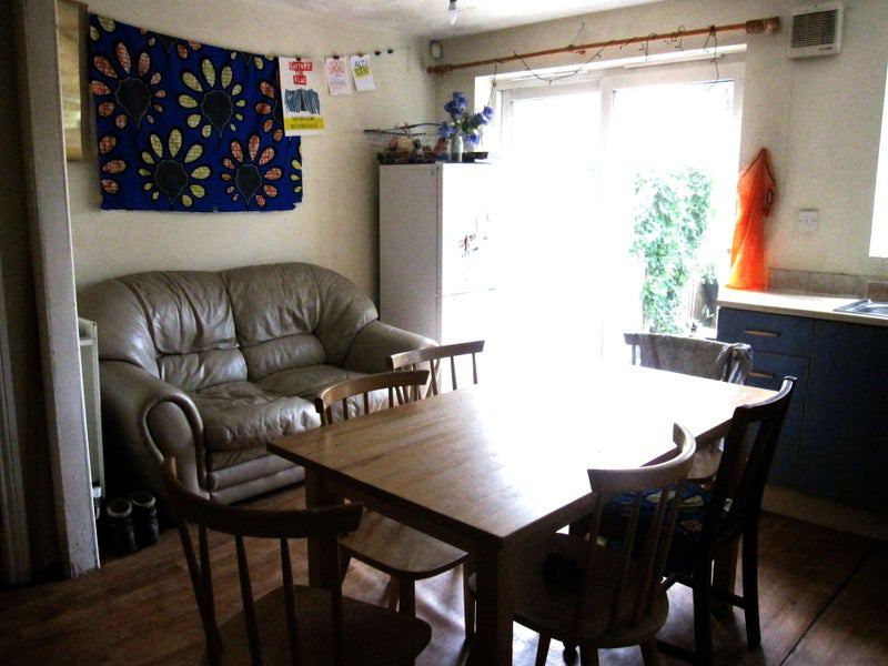 Room Joseph Hardcastle Close in Greater London
