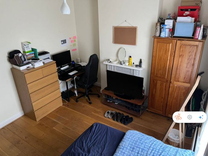 Room Stella Road in Greater London