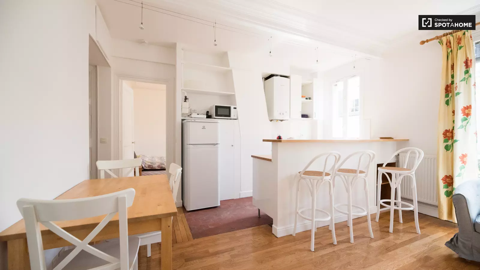 Flat Rue de Plaisance in Paris