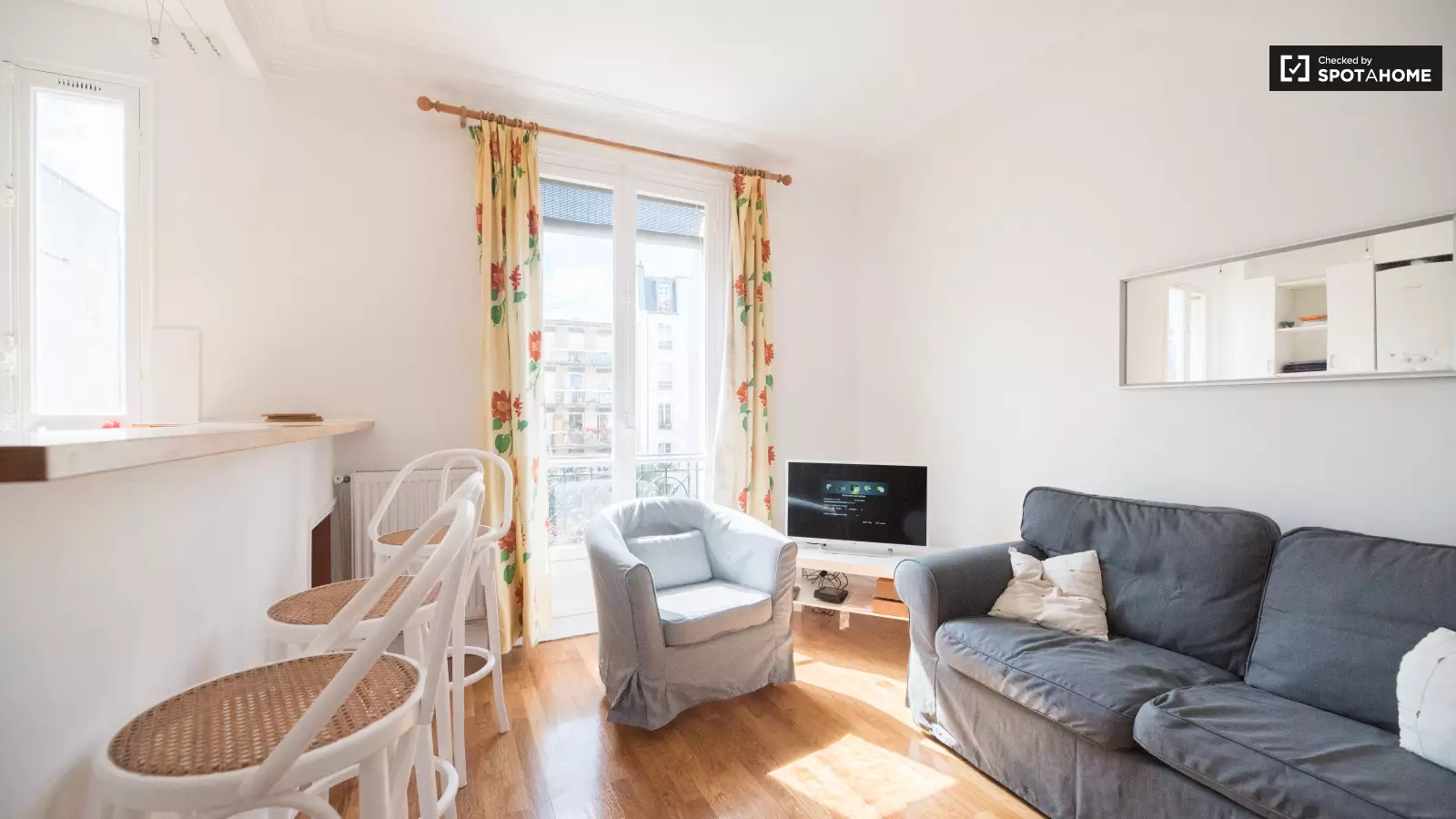 Flat Rue de Plaisance in Paris