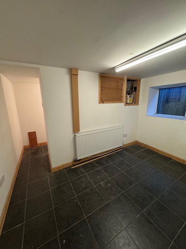 Room Entwisle Road in Milnrow