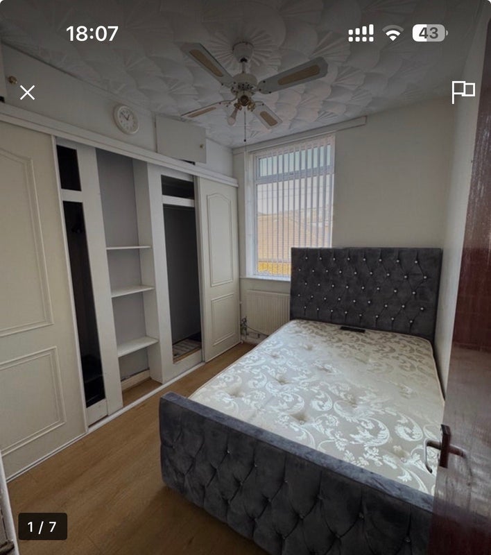 Room Entwisle Road in Milnrow
