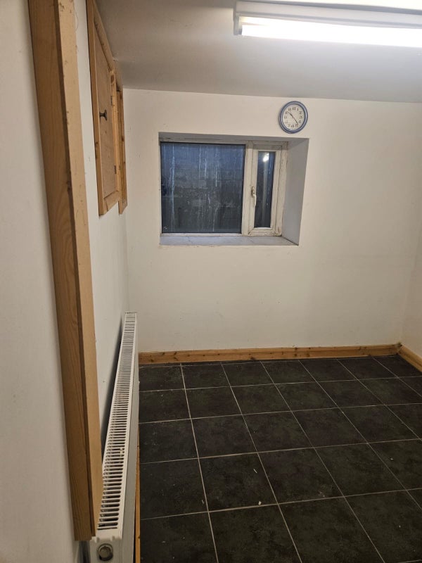 Room Entwisle Road in Milnrow