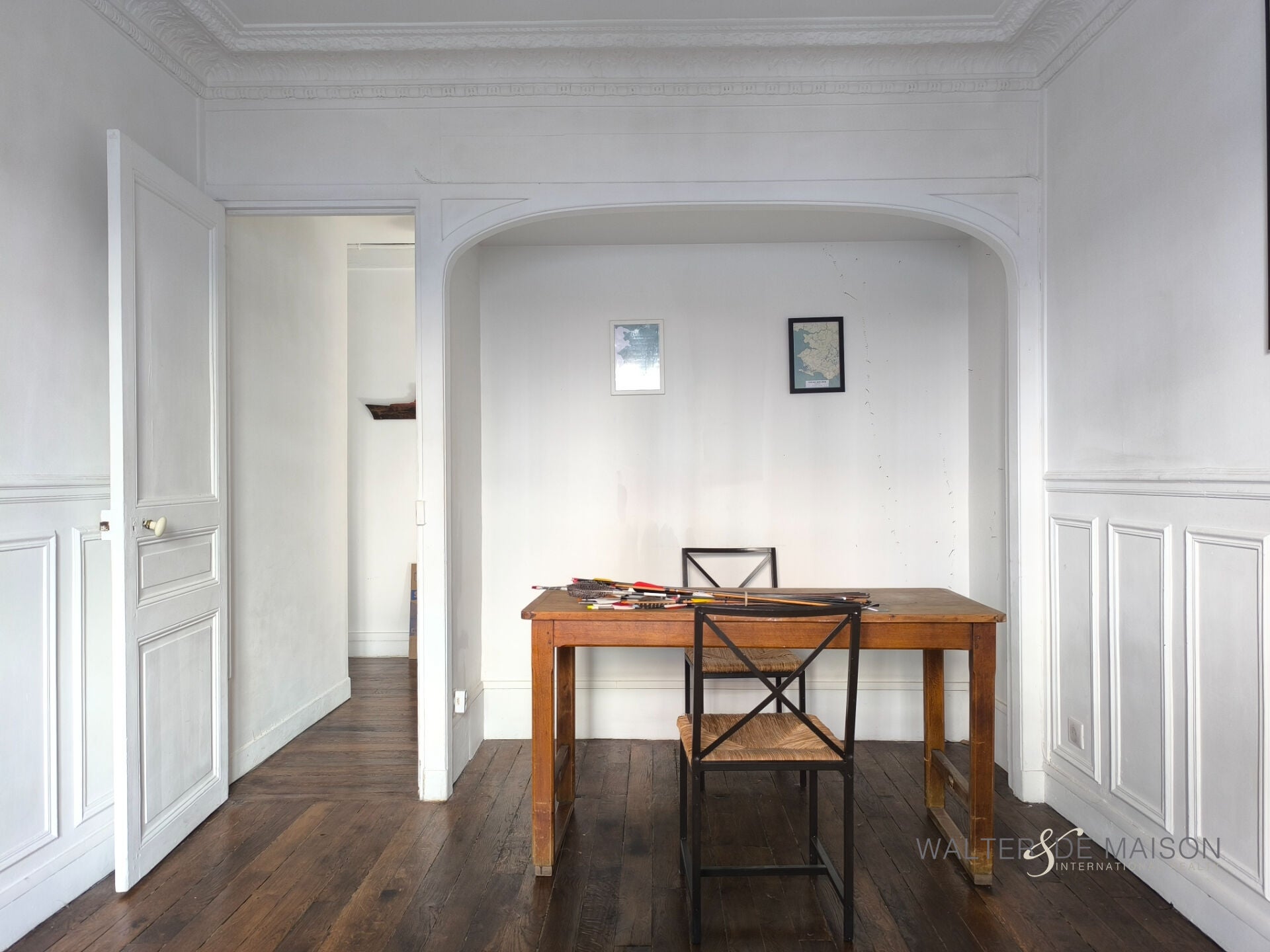 Flat Rue du Mont Cenis in Paris