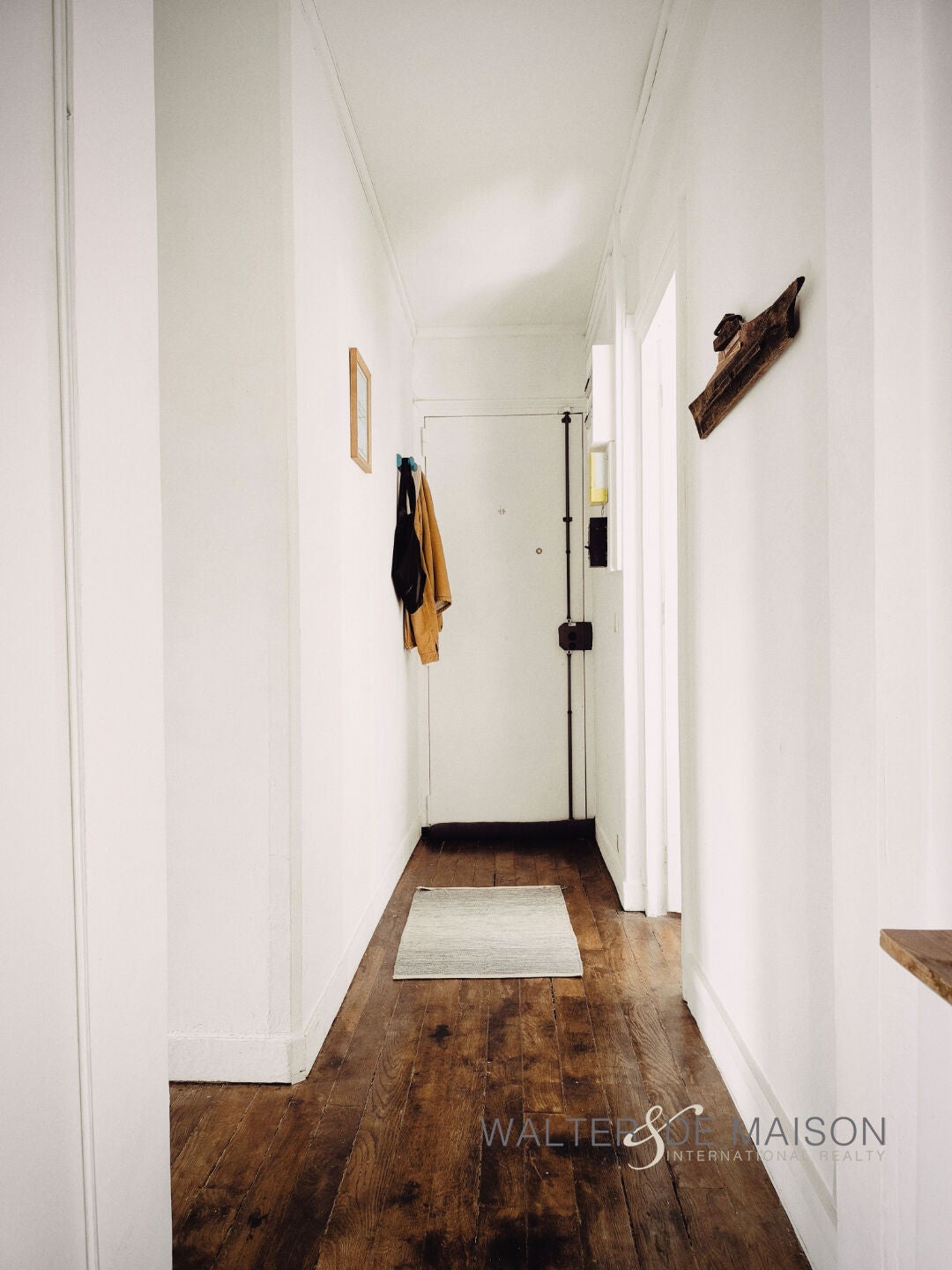 Flat Rue du Mont Cenis in Paris