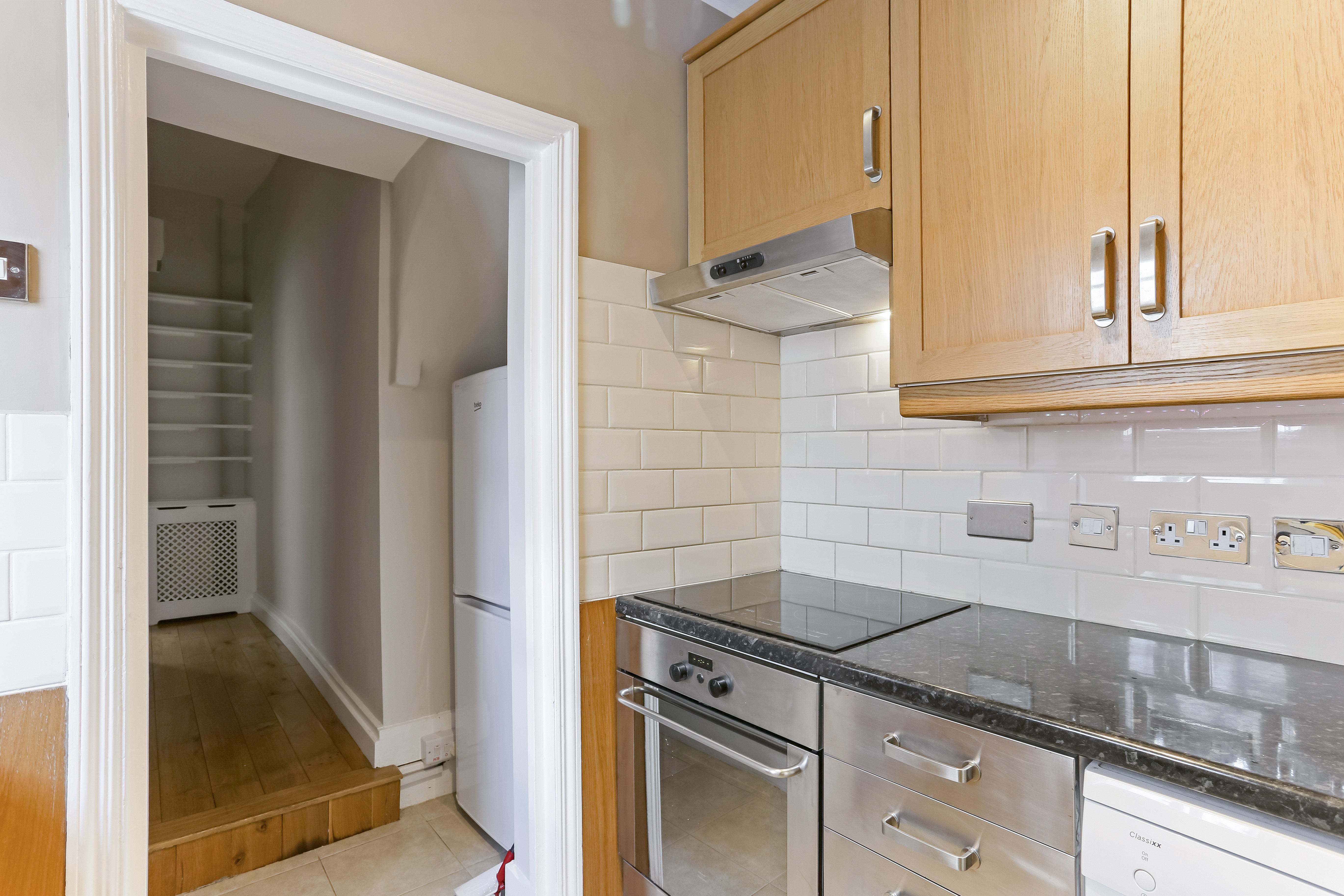 Flat Chesson Road in Greater London