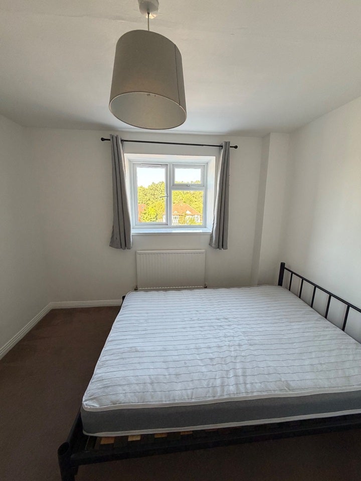 Room Beverley Way in Greater London