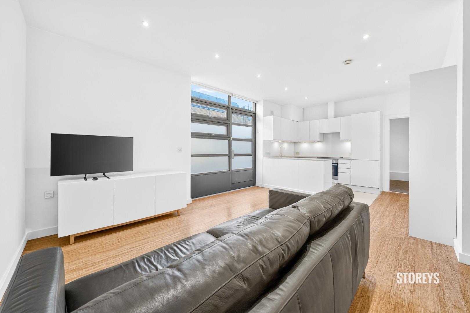 Flat Teesdale Street in Greater London