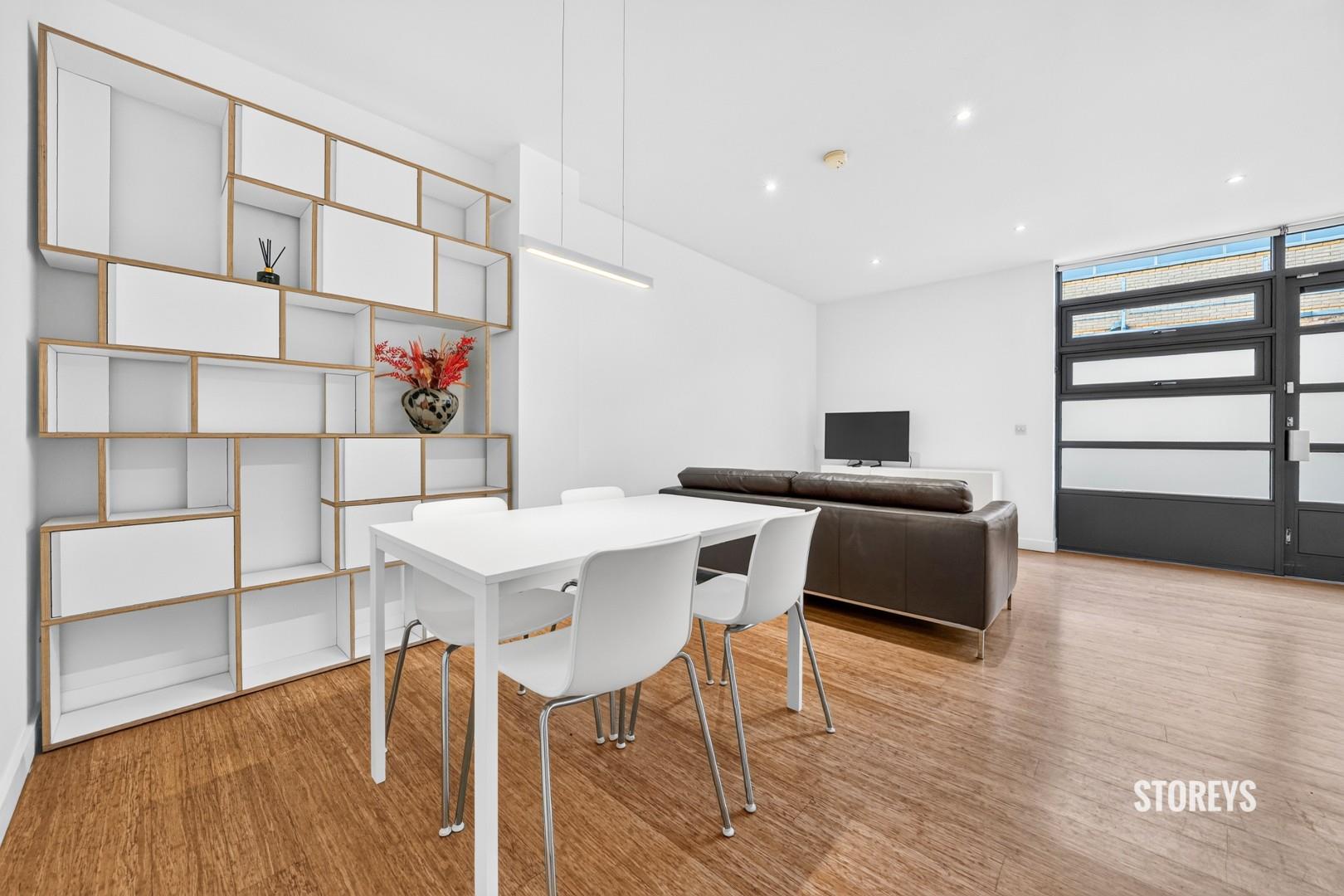 Flat Teesdale Street in Greater London