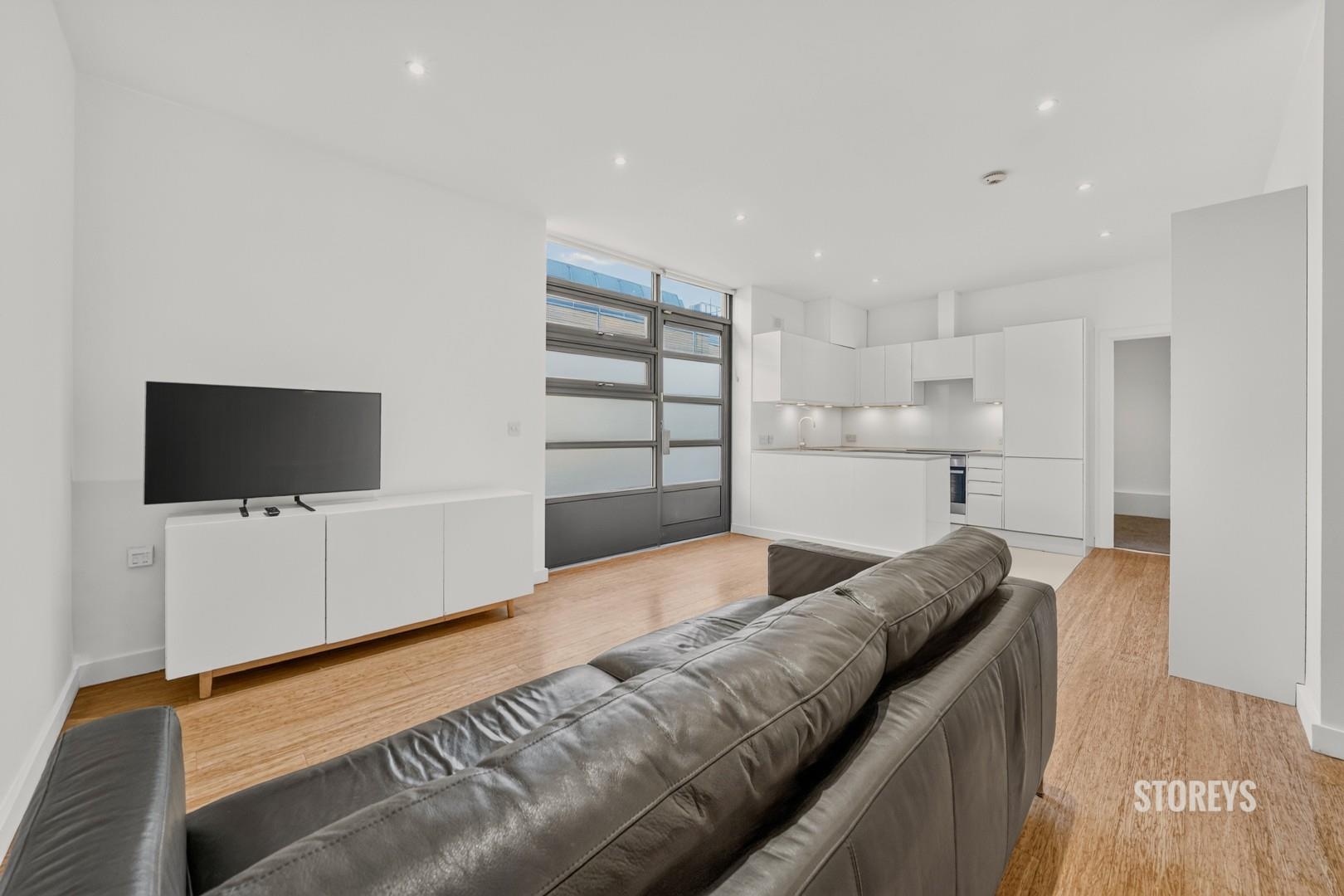 Flat Teesdale Street in Greater London