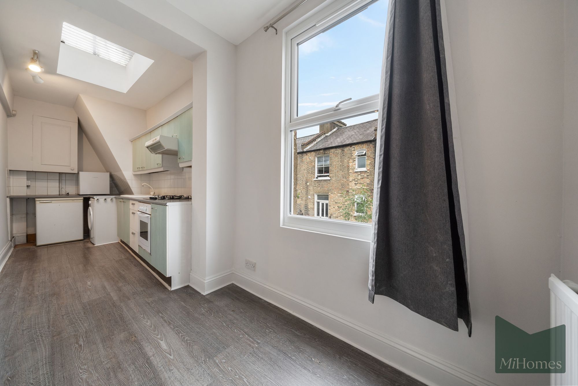 Flat Stroud Green Road in Greater London