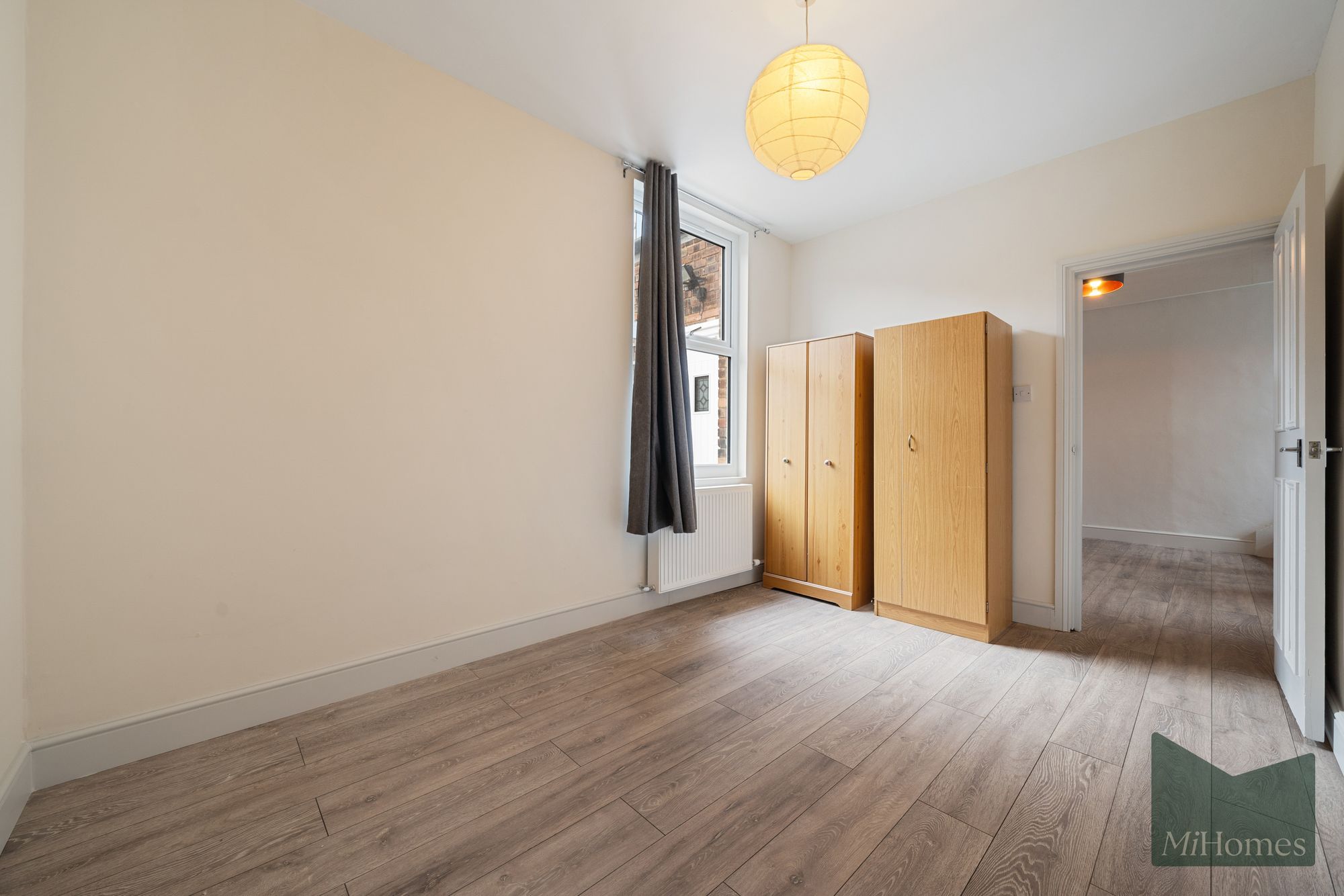 Flat Stroud Green Road in Greater London