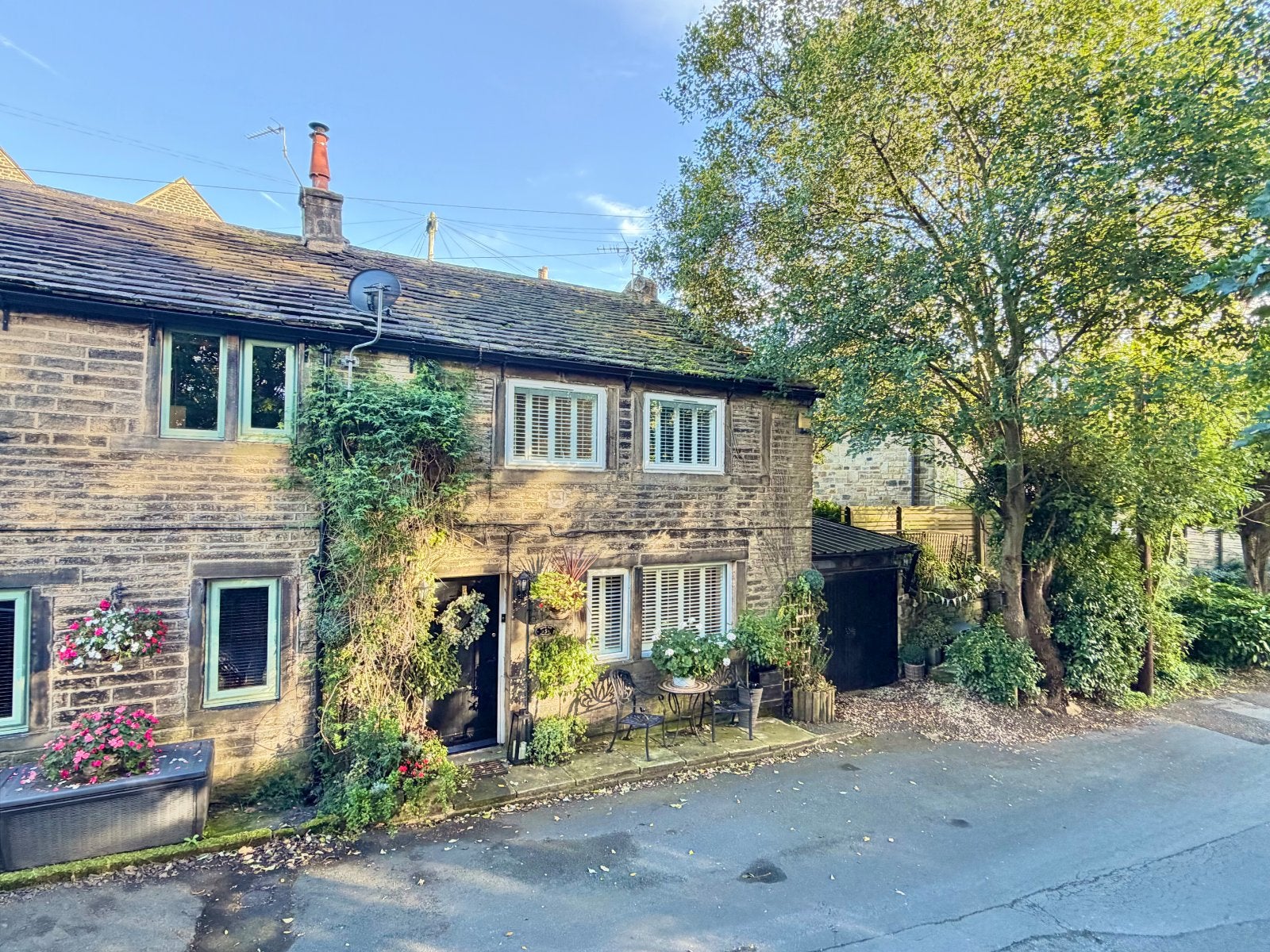House Dobb Top Road in Kirklees