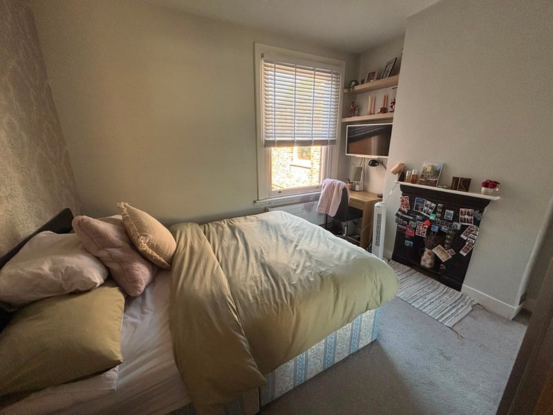 Room Darwin Road in Greater London
