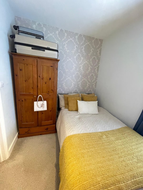 Room Darwin Road in Greater London