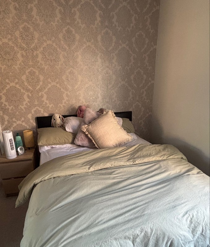 Room Darwin Road in Greater London