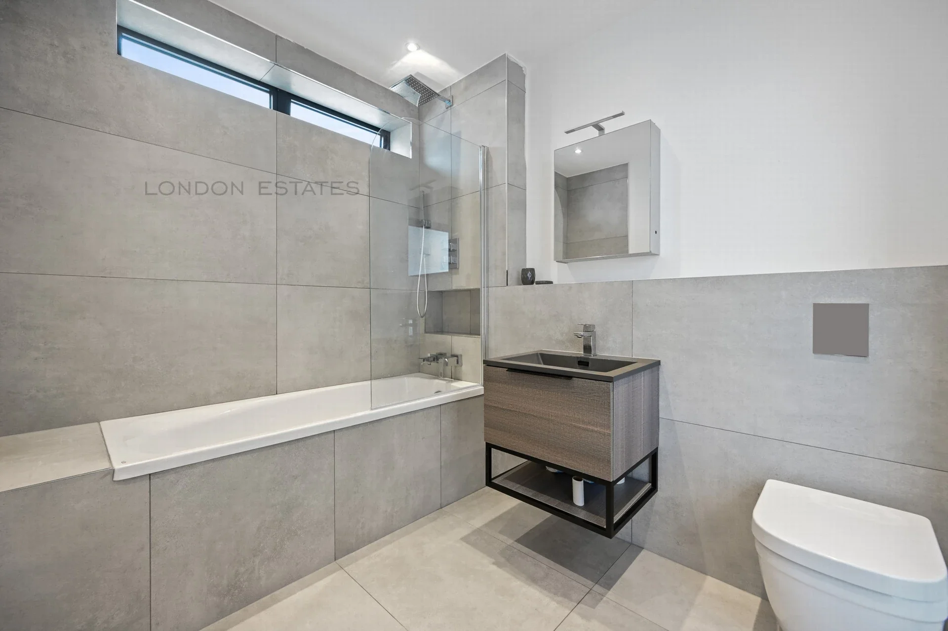 Flat Aspenlea Road in Greater London