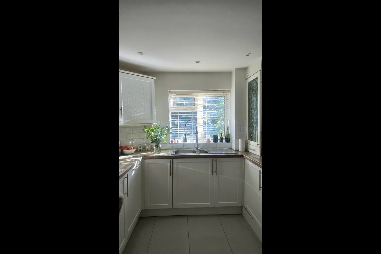 Room Woodcote Road in Greater London