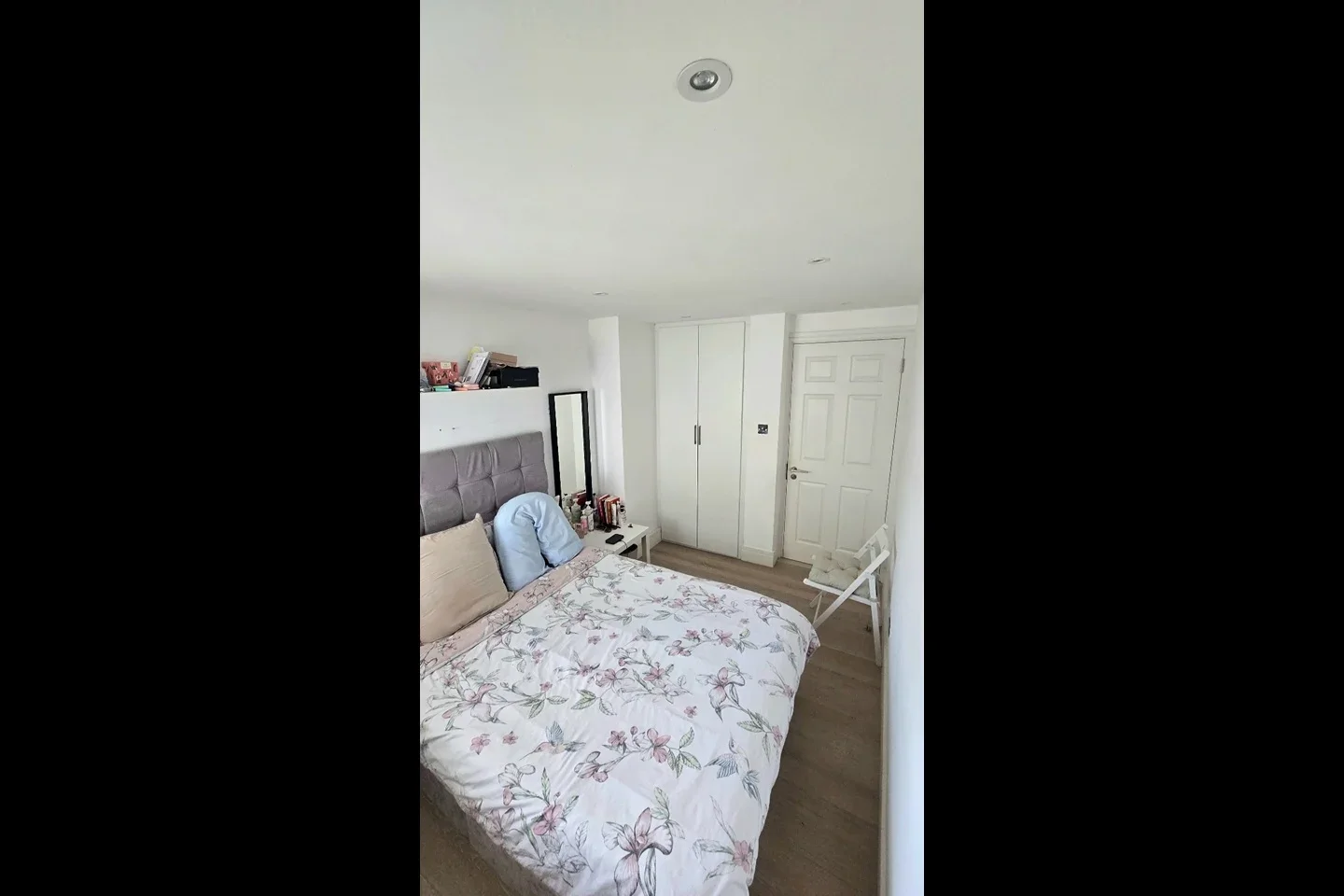 Room Woodcote Road in Greater London
