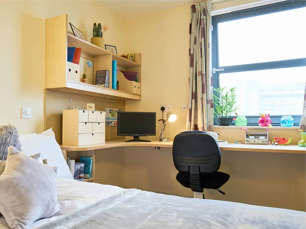 Room Erskine Street in Liverpool