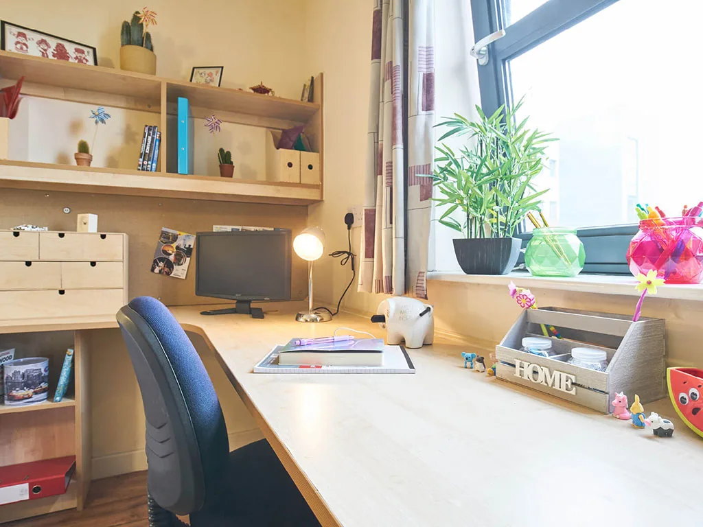 Room Erskine Street in Liverpool